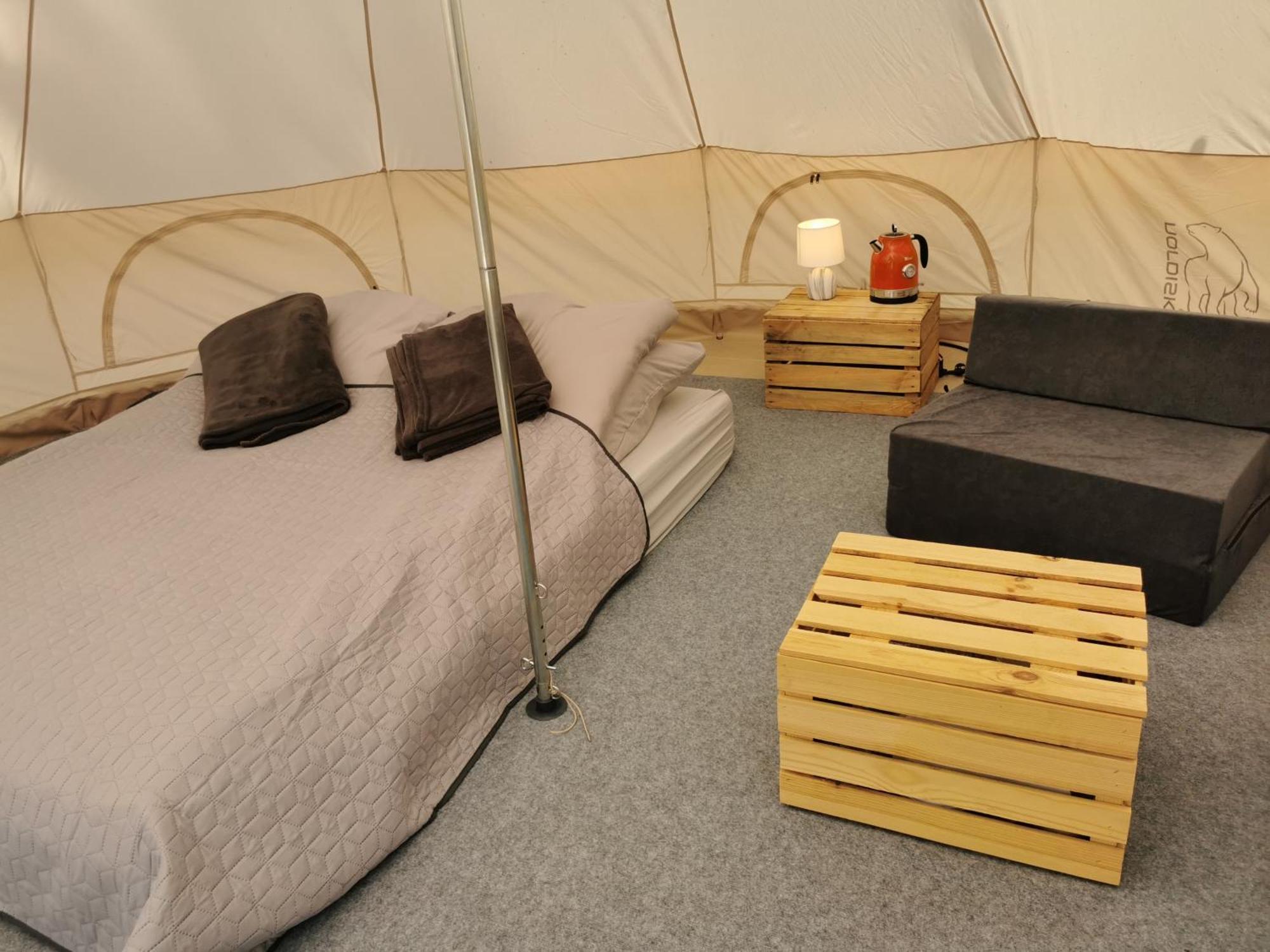 Glamping Kaliska Hotel วอคอฟ ภายนอก รูปภาพ